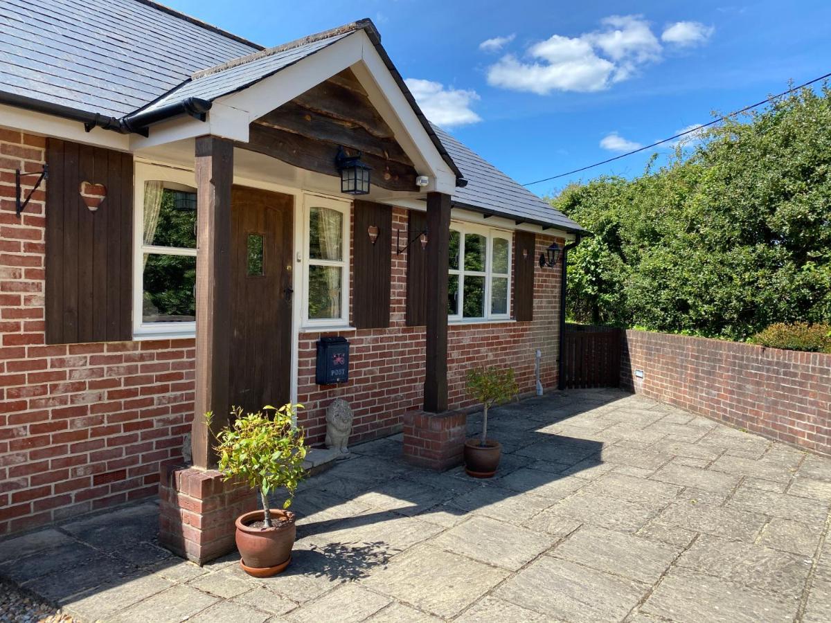 Oak Tree Cottage, Charming, Rural New Forest Home 볼드르 외부 사진
