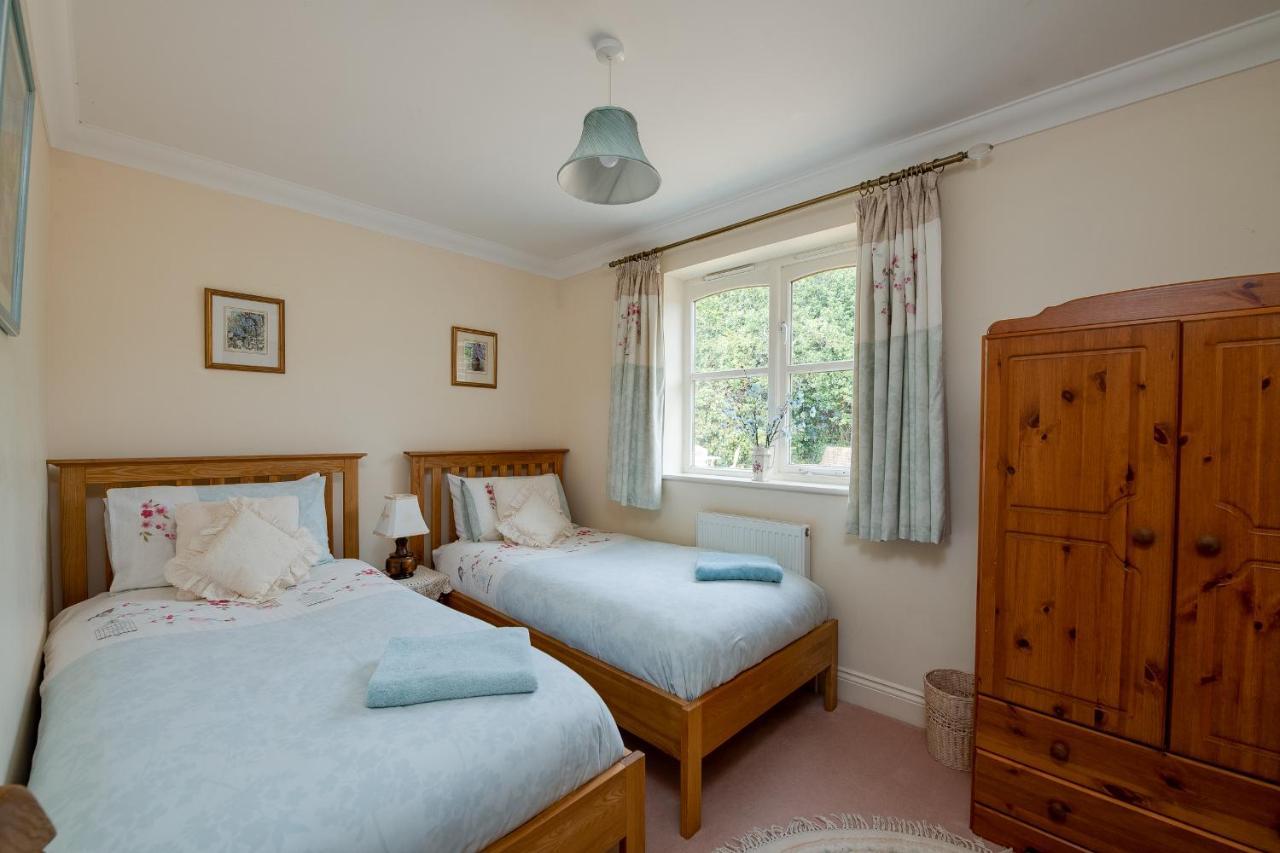 Oak Tree Cottage, Charming, Rural New Forest Home 볼드르 외부 사진