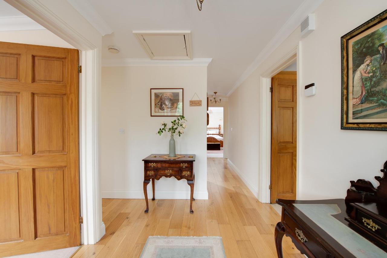 Oak Tree Cottage, Charming, Rural New Forest Home 볼드르 외부 사진