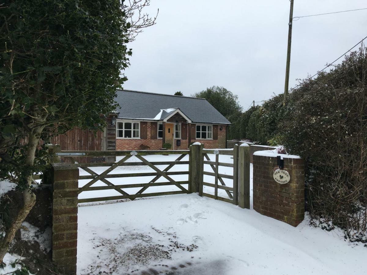 Oak Tree Cottage, Charming, Rural New Forest Home 볼드르 외부 사진